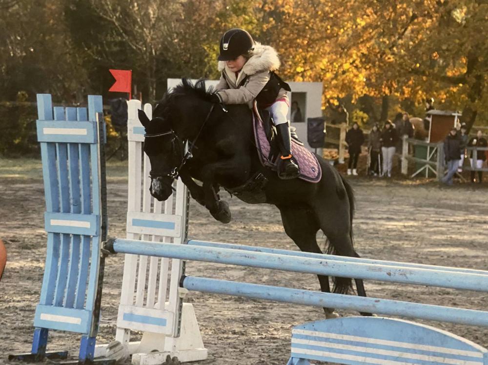 Cours équitation enfant à Éguilles